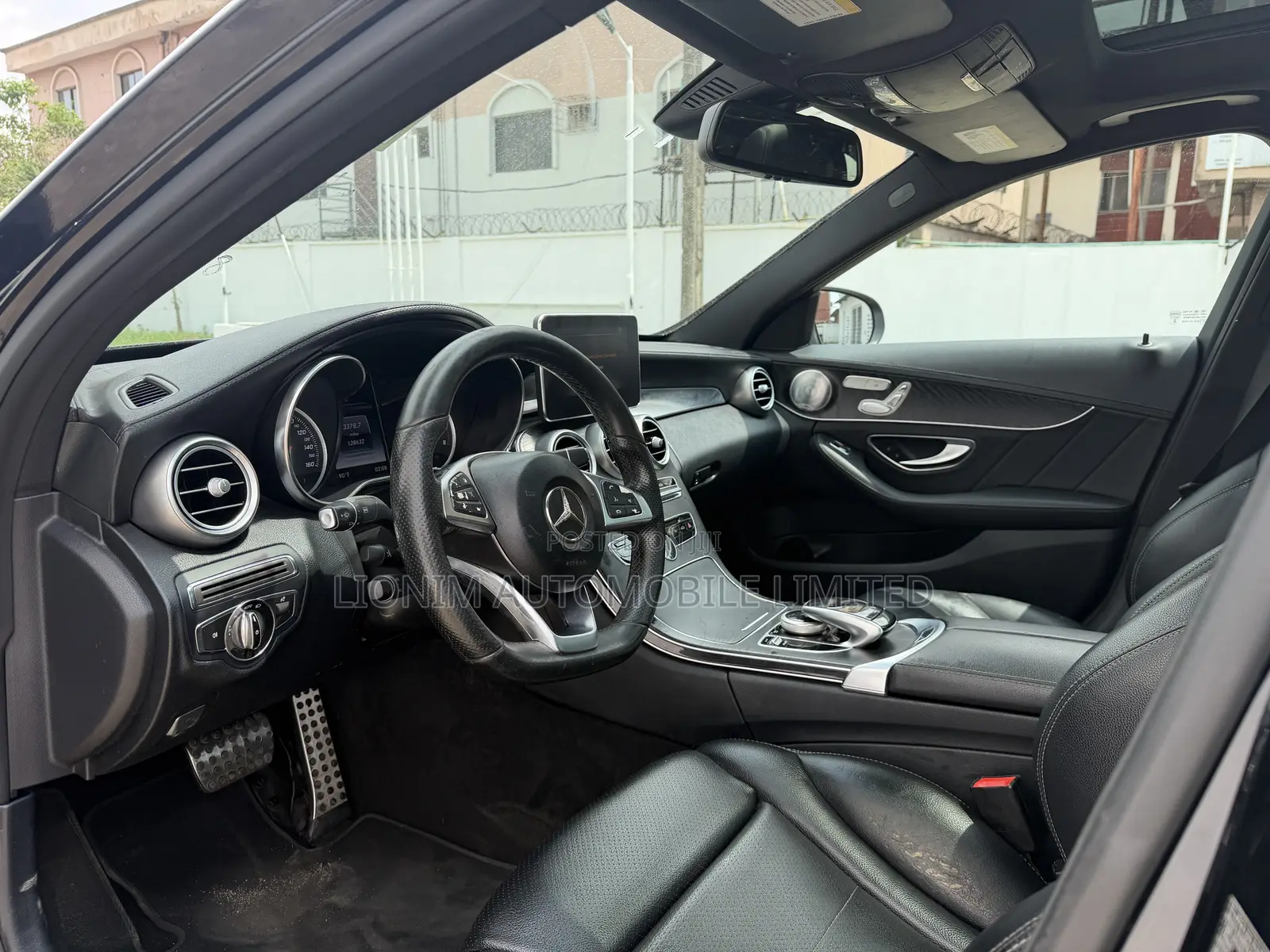 Mercedes-Benz C300 Luxury 4dr AWD 4Matic Sedan (2.0L 4cyl 7A) 2015