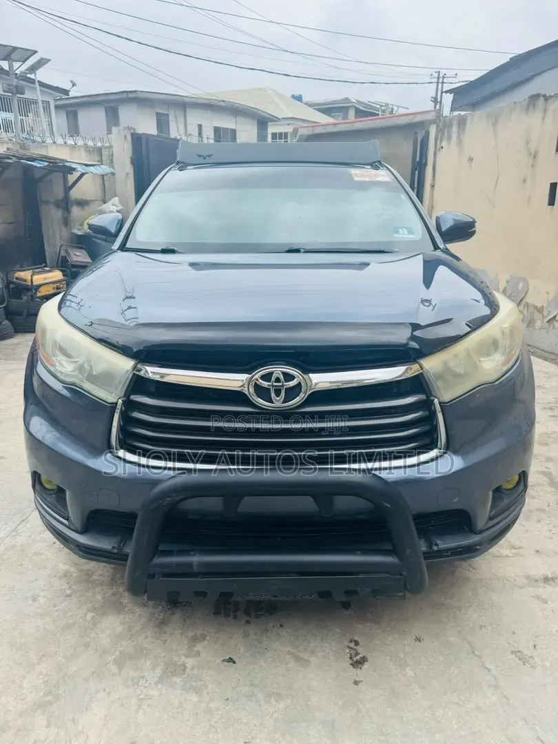 Toyota Highlander XLE V6 4x2 (3.5L 6cyl 6A) 2016 Gray