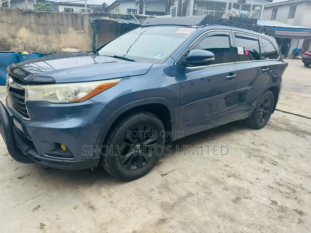 Toyota Highlander XLE V6 4x2 (3.5L 6cyl 6A) 2016 Gray