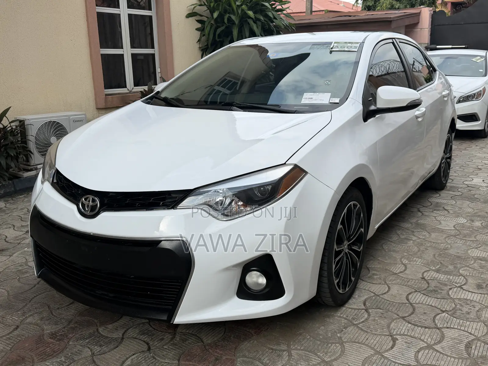 Toyota Corolla S 4dr Sedan (1.8L 4cyl CVT) 2014 White