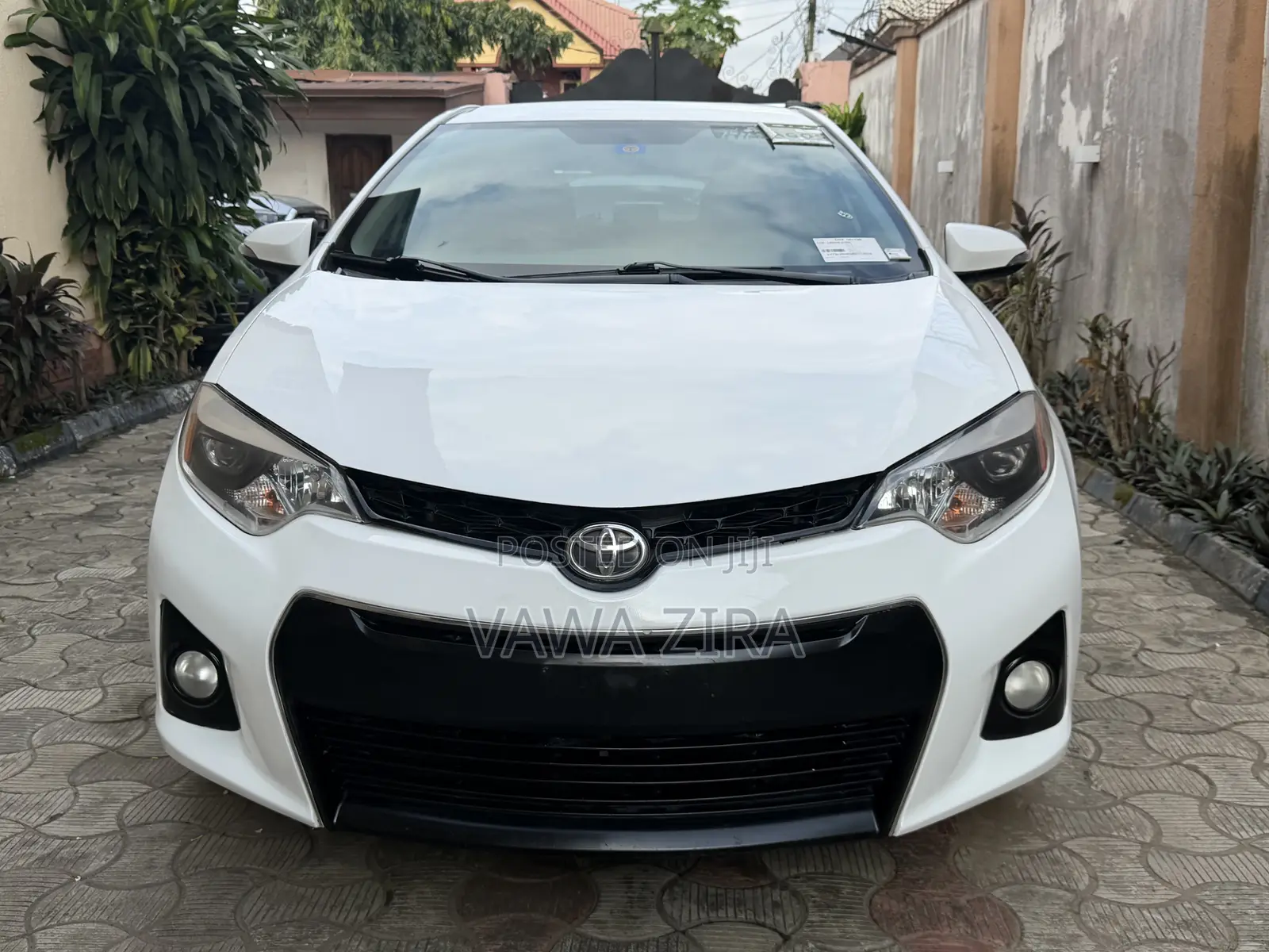 Toyota Corolla S 4dr Sedan (1.8L 4cyl CVT) 2014 White