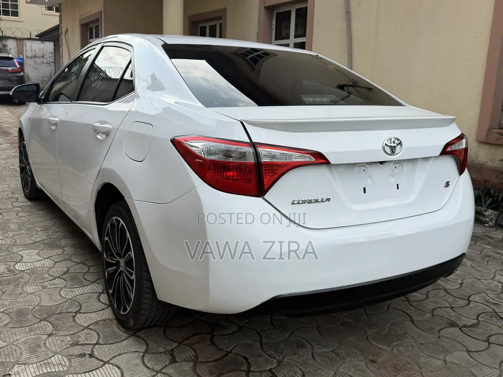 Toyota Corolla S 4dr Sedan (1.8L 4cyl CVT) 2014 White