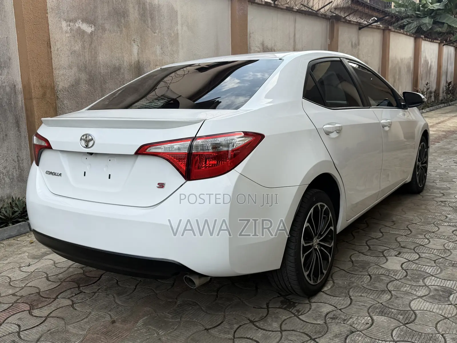 Toyota Corolla S 4dr Sedan (1.8L 4cyl CVT) 2014 White