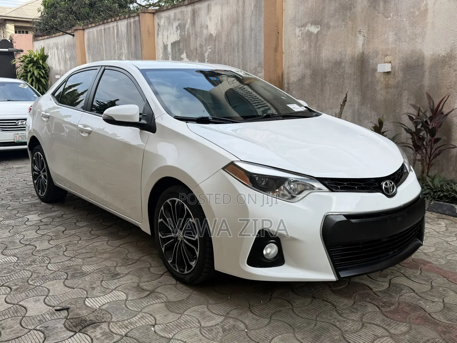 Toyota Corolla S 4dr Sedan (1.8L 4cyl CVT) 2014 White