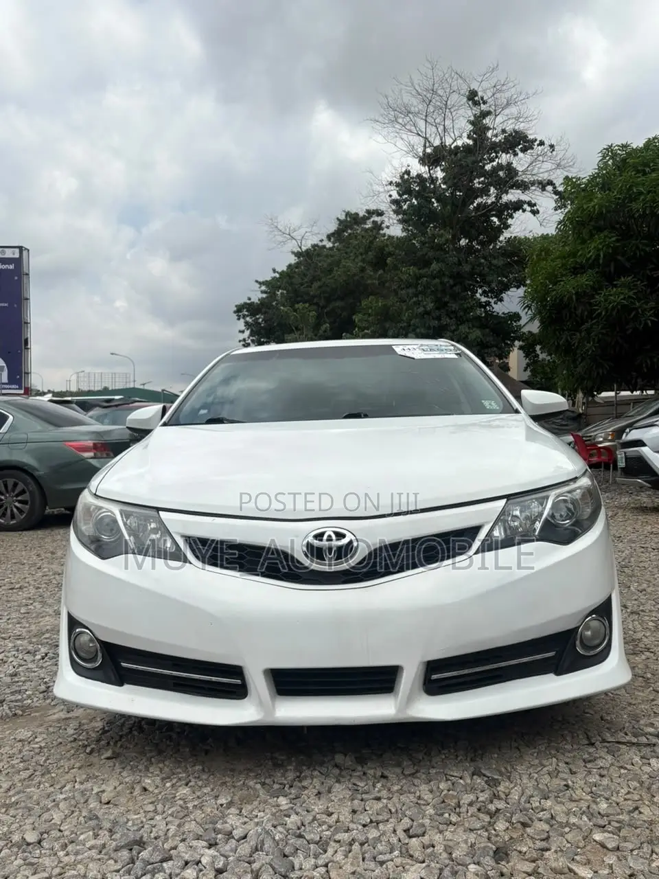 Toyota Camry SE 4dr Sedan (2.5L 4cyl 6A) 2012 White