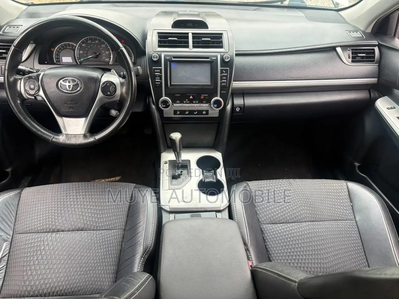 Toyota Camry SE 4dr Sedan (2.5L 4cyl 6A) 2012 White