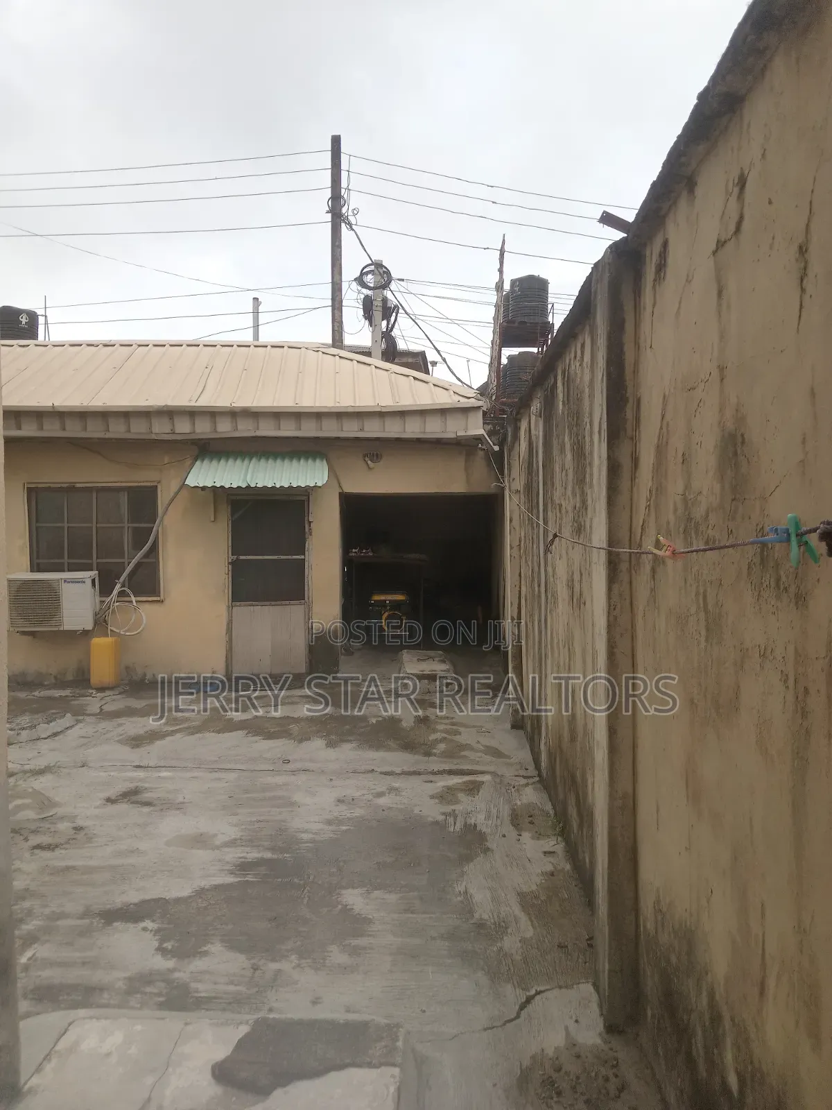 3bdrm Block of Flats in Royalpalmwill Estate, Ado / Ajah for sale