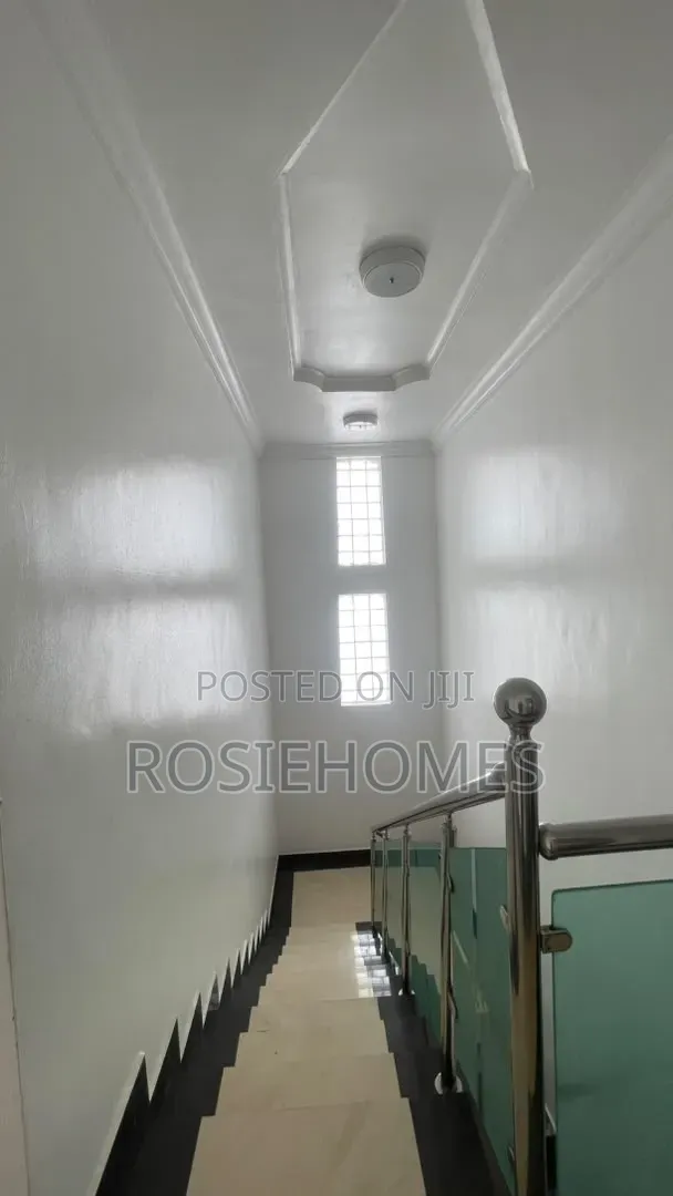 5bdrm Duplex in Western Estate, Lekki Phase 1 for rent