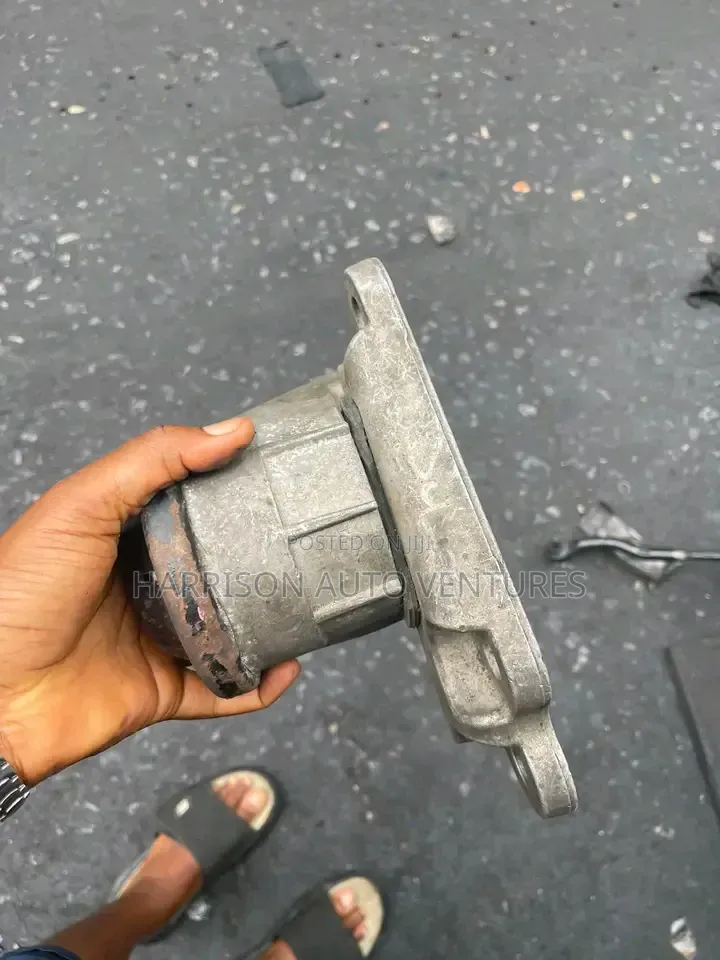 Ford Explorer Engine Seat