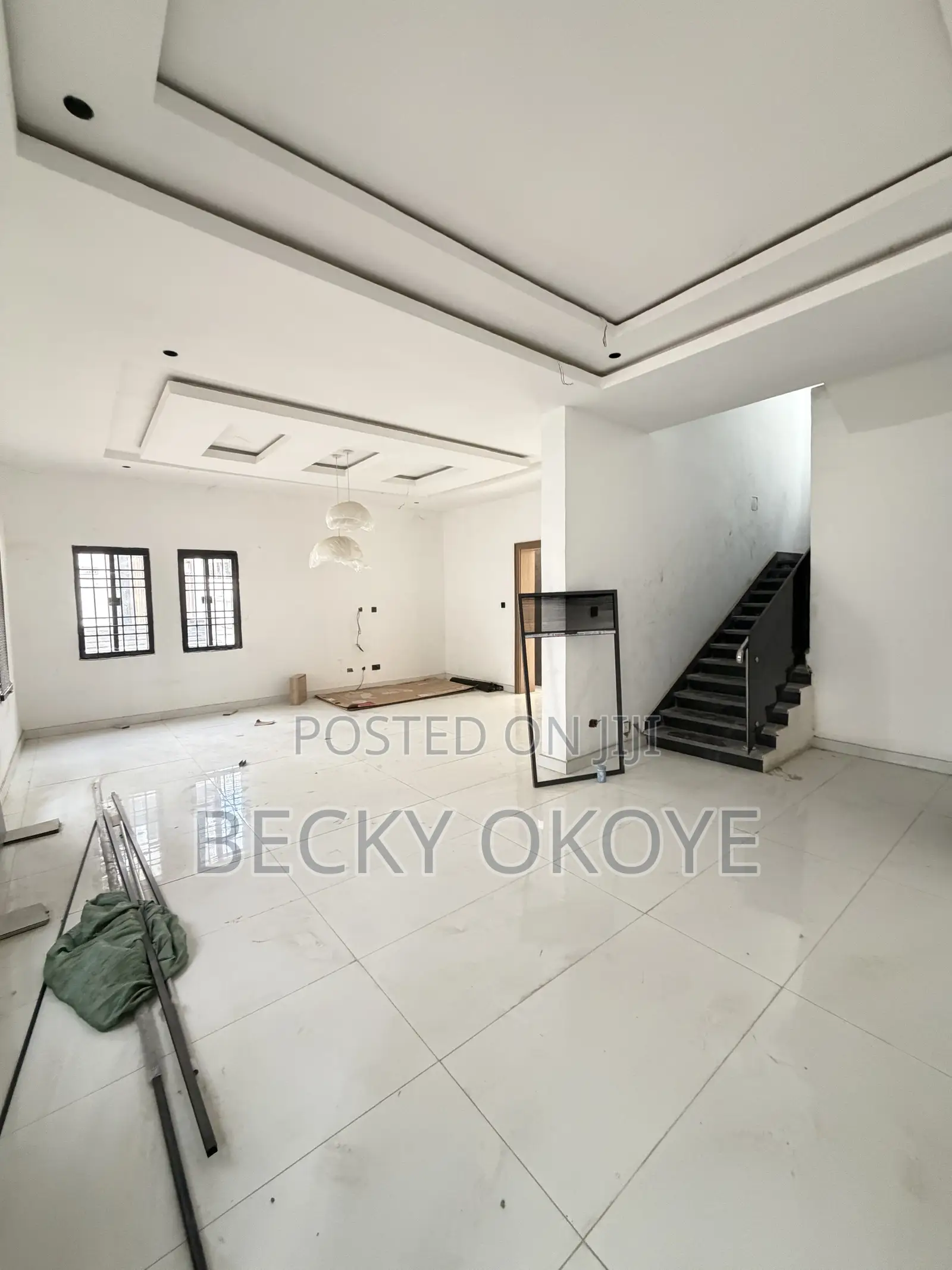 5bdrm Duplex in Jahi for sale