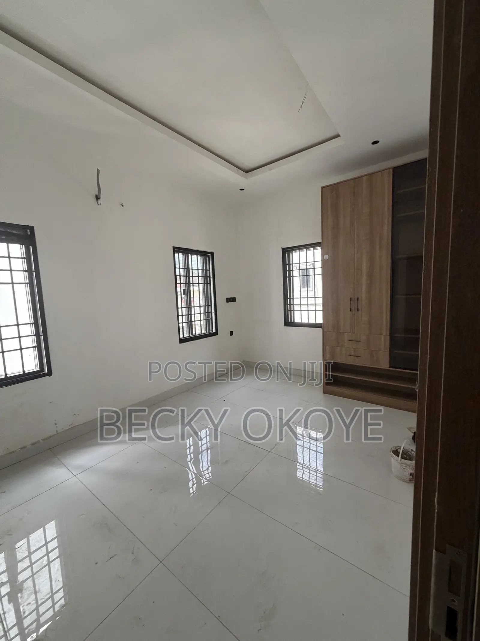 5bdrm Duplex in Jahi for sale