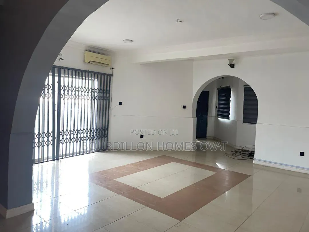 3bdrm Apartment in Parkview Estate for rent