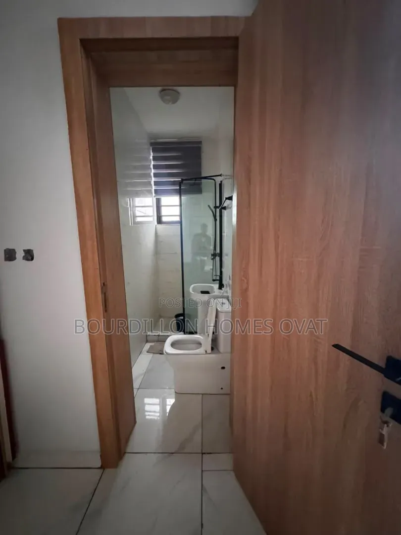 2bdrm Apartment in Chevron Lekki Lagos for sale