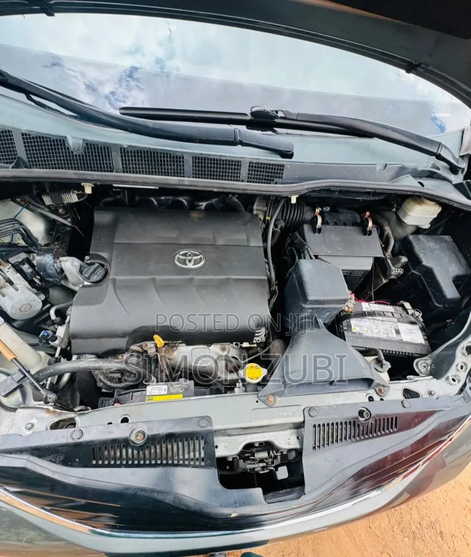 Toyota Sienna LE 8 Passenger 2012 Gray
