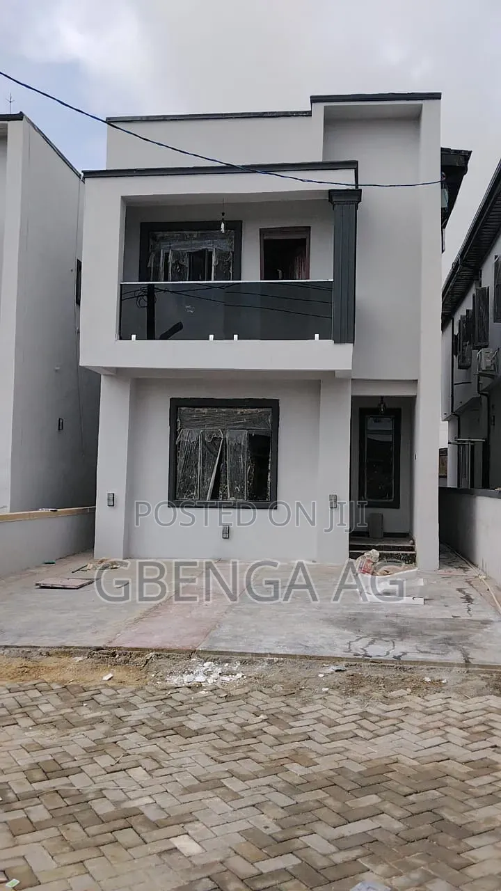 4bdrm Duplex in William Shobowale, Alagbado for sale