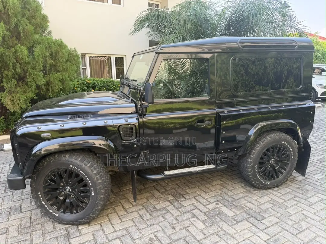 Land Rover Defender 2016 Black