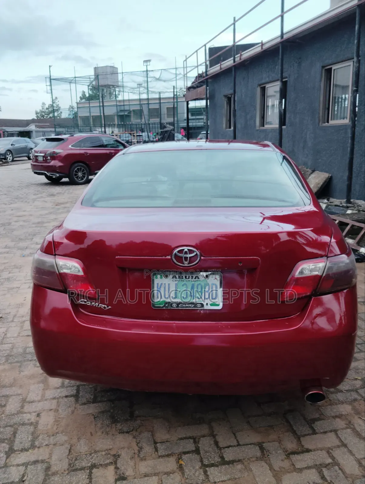 Toyota Camry Base 4dr Sedan (2.5L 4cyl 6M) 2010 Red