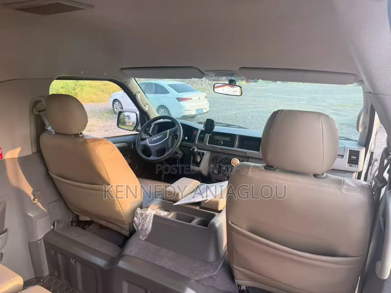 Toyota HiAce 2014 White