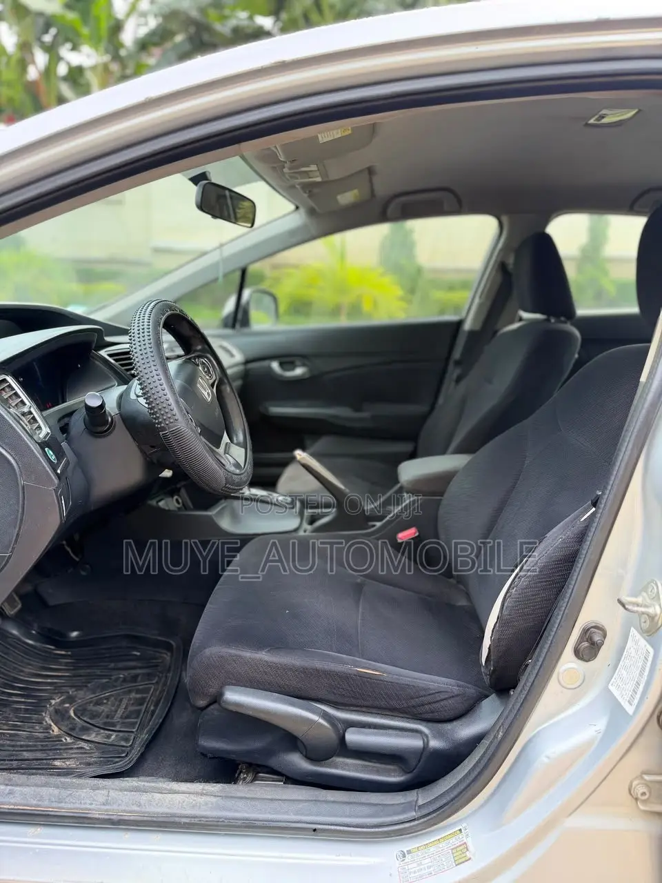 Honda Civic LX 4dr Sedan (1.8L 4cyl 5M) 2014 Silver
