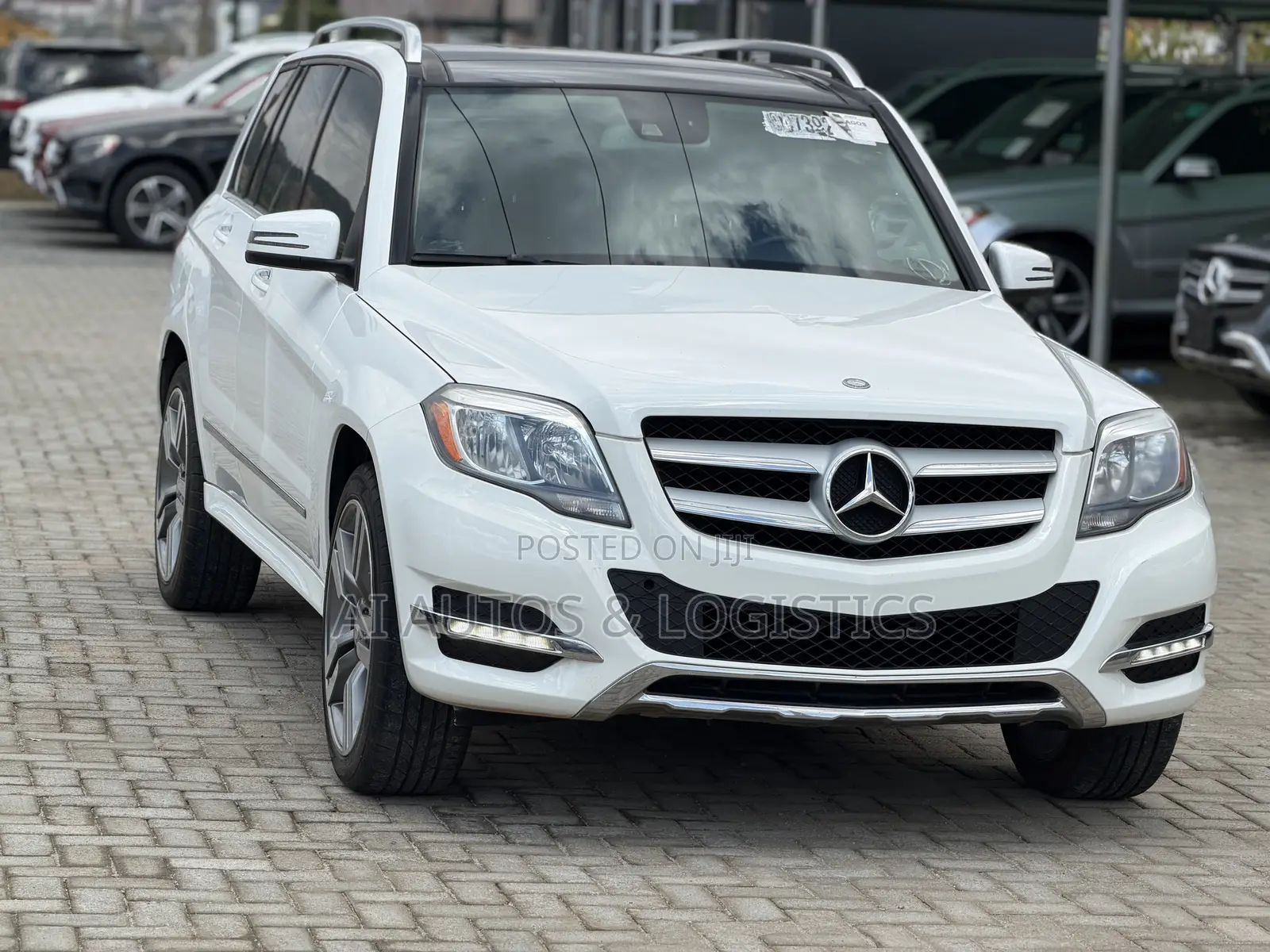 Mercedes-Benz GLK-Class Base GLK 350 4dr AWD 4MATIC (3.5L 6cyl 7A) 2015