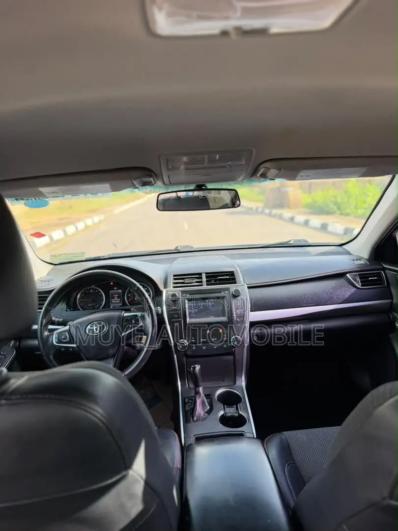 Toyota Camry SE 4dr Sedan (2.5L 4cyl 6A) 2017 Blue