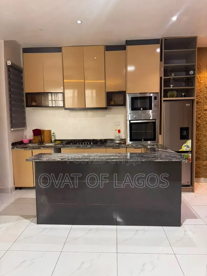 2bdrm Apartment in Chevron for sale