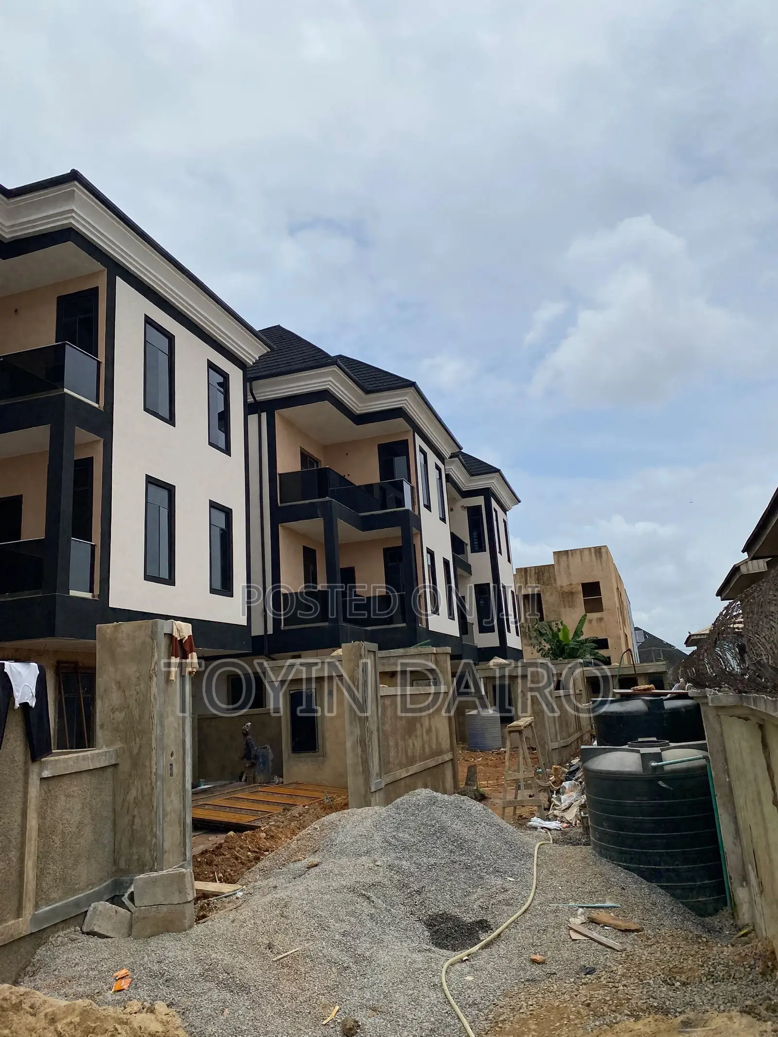 6bdrm Duplex in Magodo Phase 2 Gra for sale
