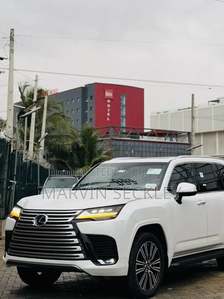 Lexus LX 600 2023 White