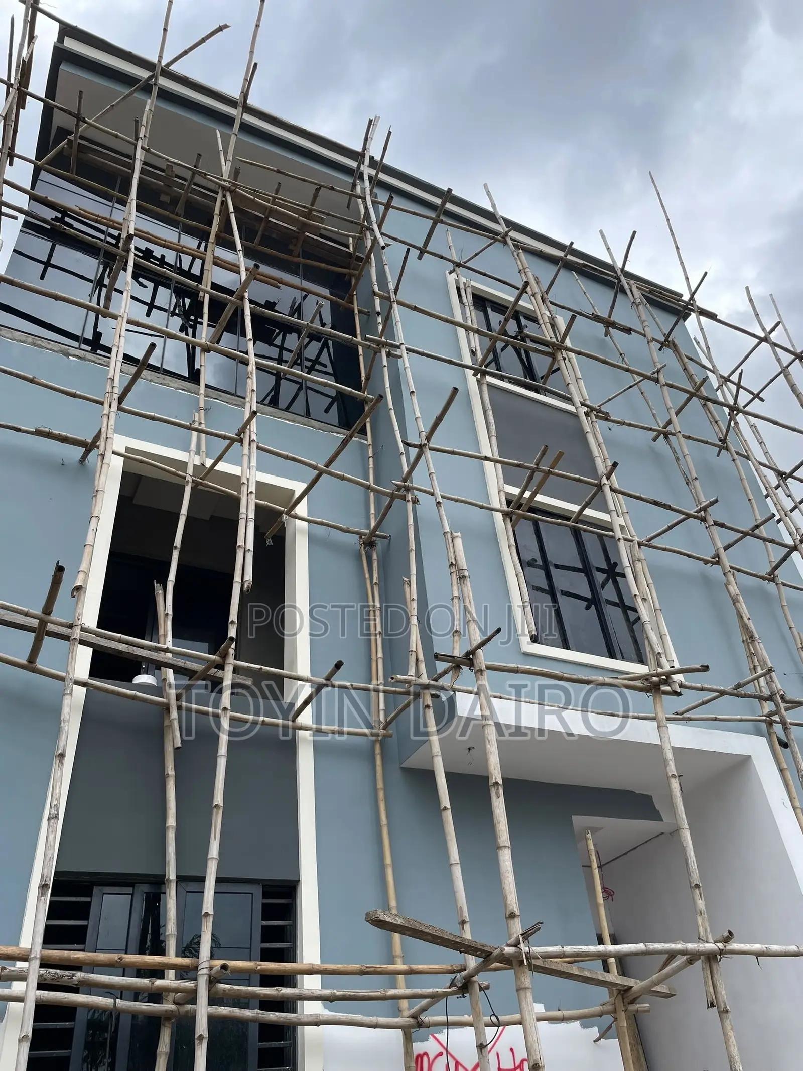 5bdrm Duplex in Akora Estate, Adeniyi Jones for sale