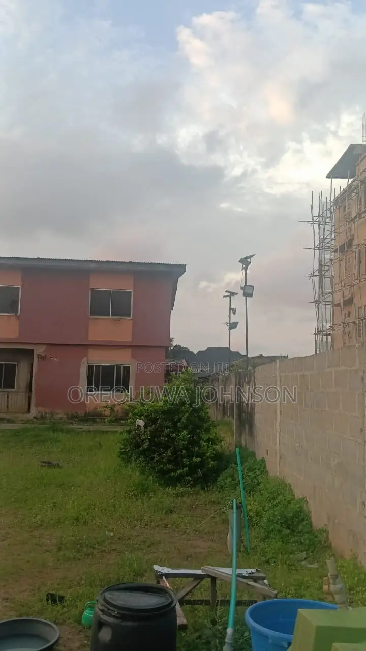 3bdrm Block of Flats in Egbe/Idimu for sale