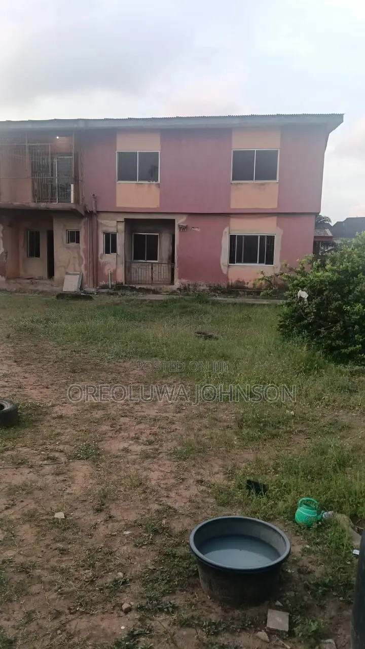 3bdrm Block of Flats in Egbe/Idimu for sale