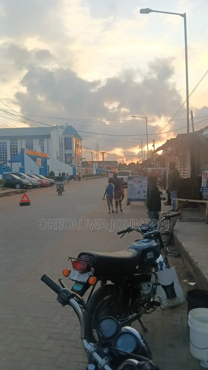 3bdrm Block of Flats in Egbe/Idimu for sale