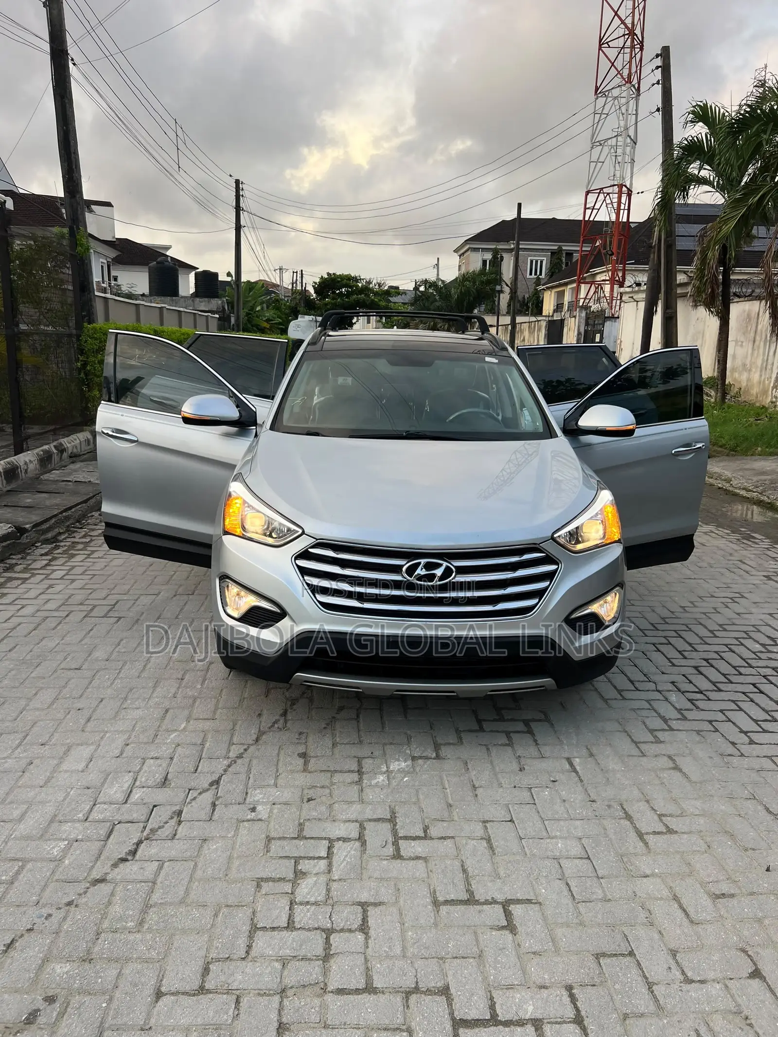 Hyundai Santa Fe Limited 4dr SUV AWD (3.3L 6cyl 6A) 2015 Silver