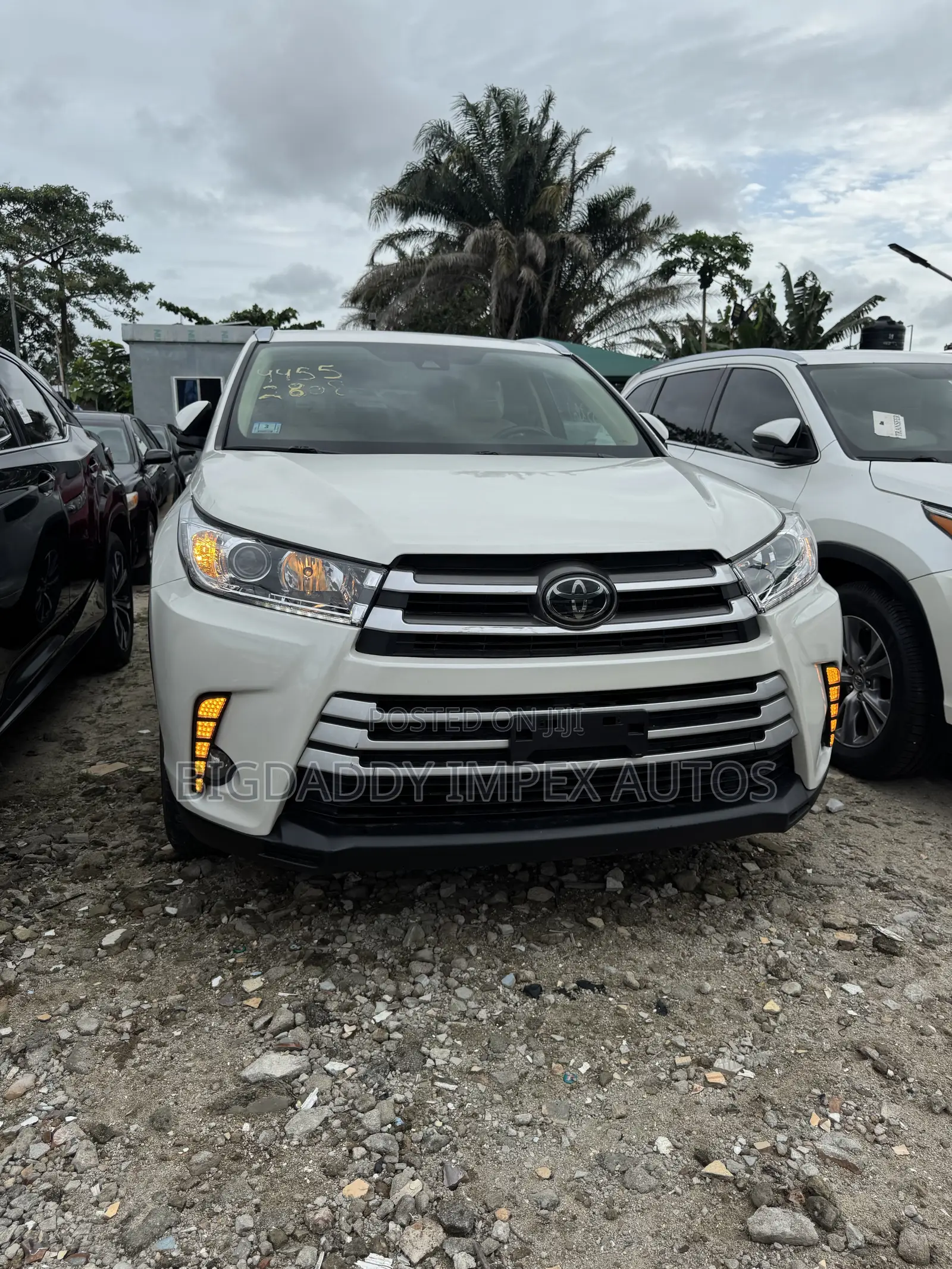 Toyota Highlander XLE 4x4 V6 (3.5L 6cyl 8A) 2018 White