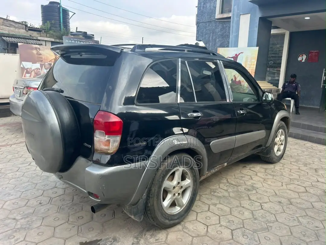 Toyota RAV4 2002 Black