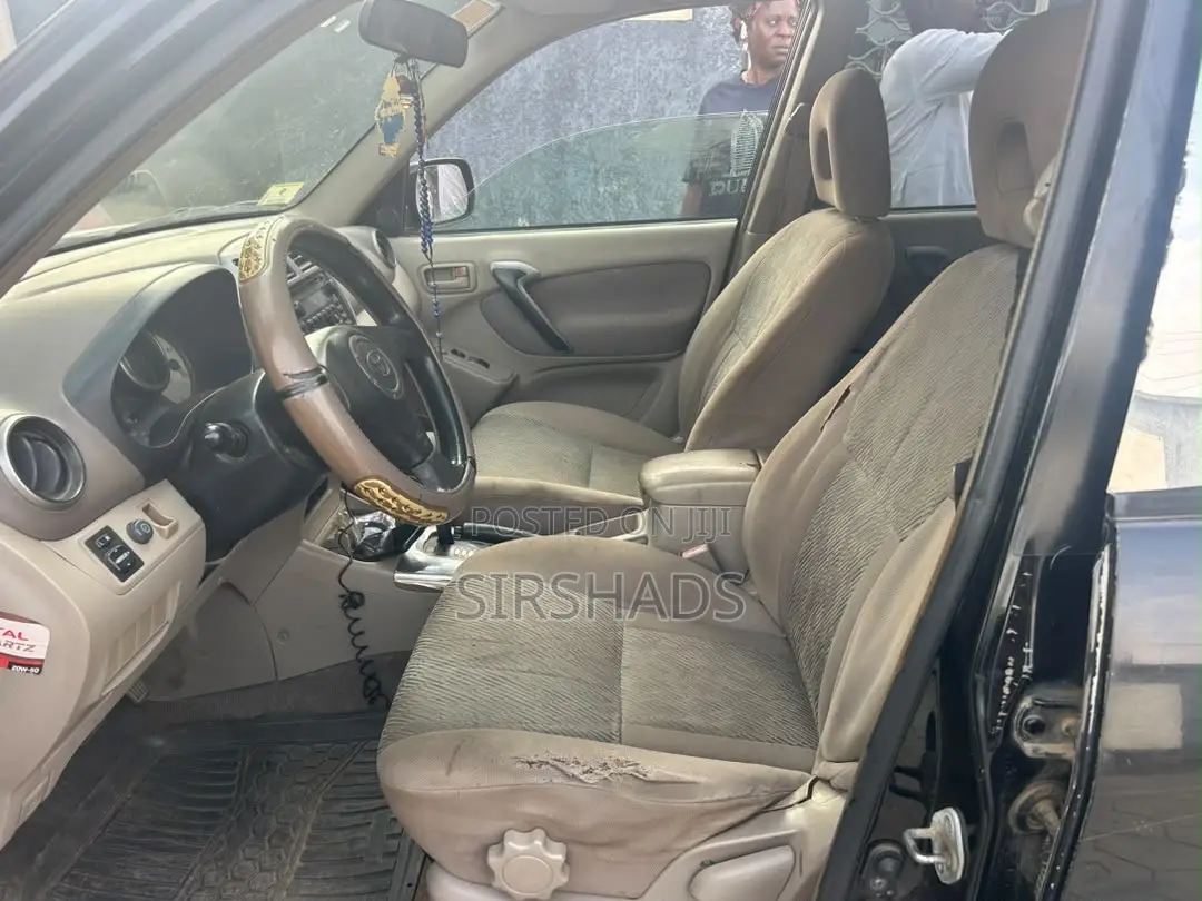 Toyota RAV4 2002 Black