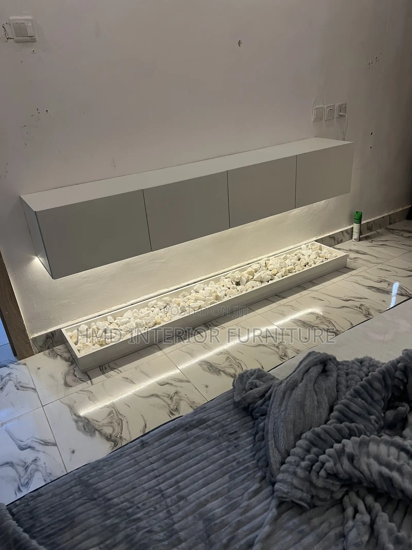HDF Floating Console With Marble Stones and Light