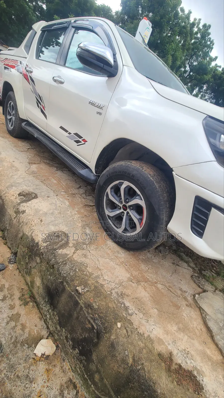 Toyota Hilux 2019 White