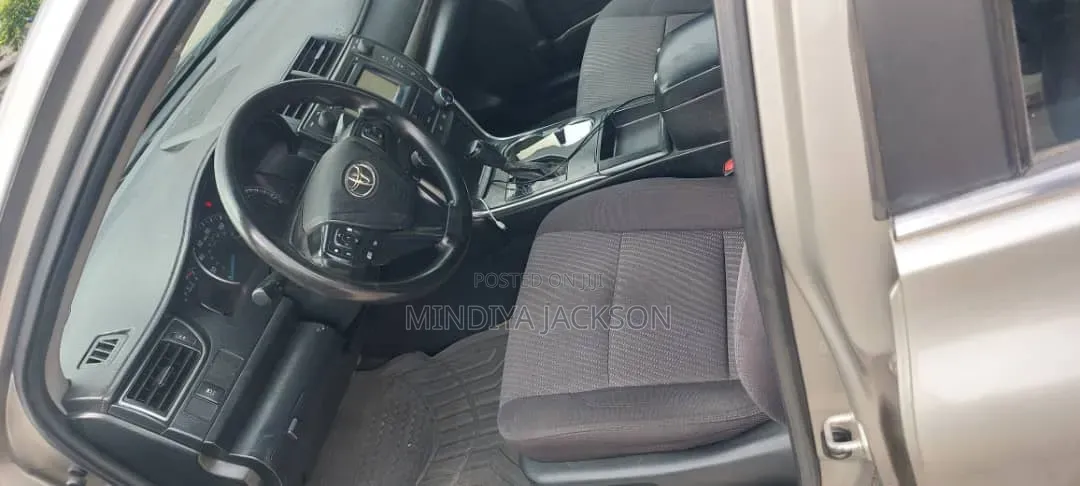 Toyota Camry 2015 Gold