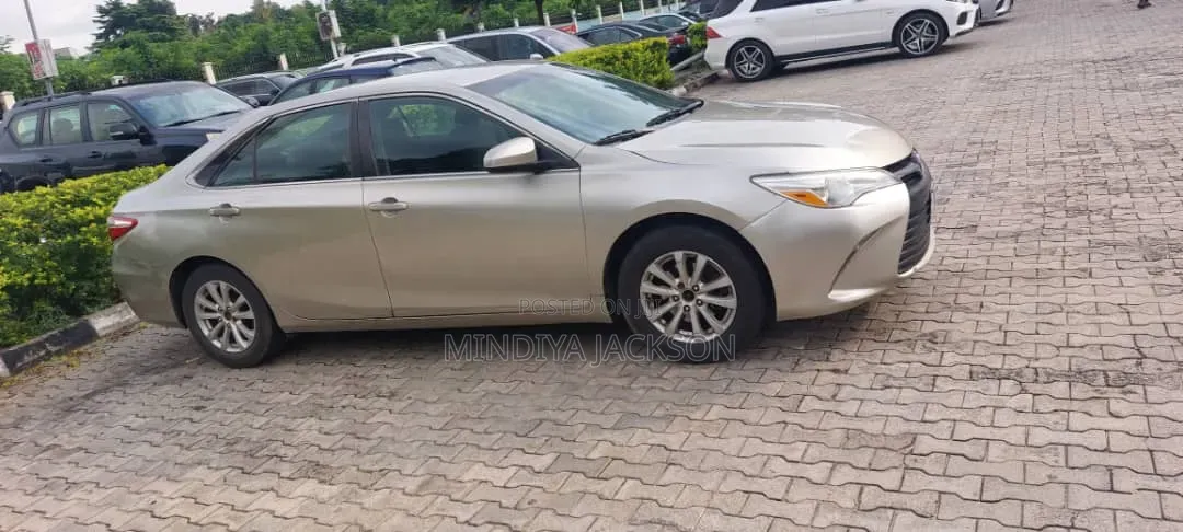 Toyota Camry 2015 Gold