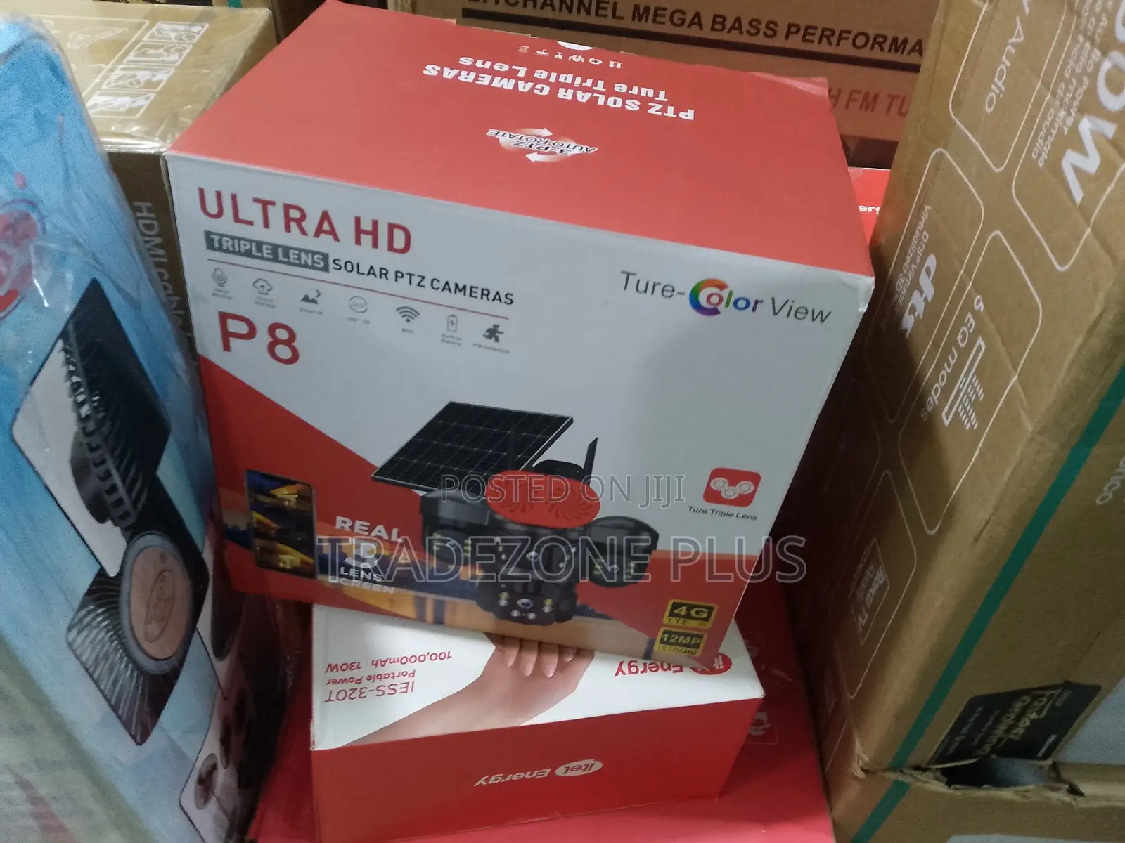 Solar Outdoor PTZ Camera With Triple Camera View