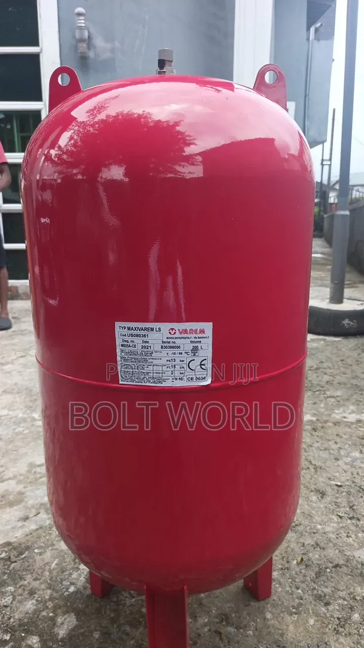 Varem Vertical Pressure Tank 150l