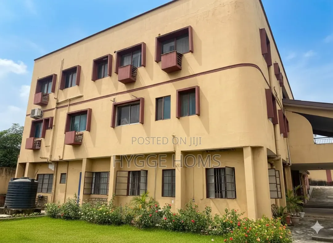 3bdrm Block of Flats in Off Allen Avenue, Ikeja for sale