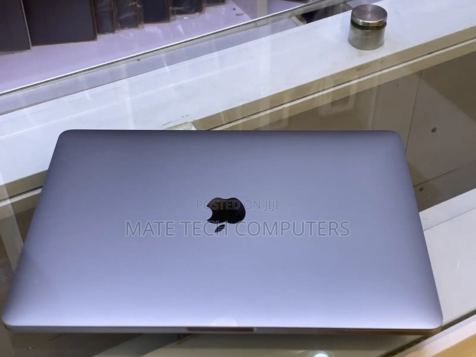 Laptop Apple MacBook Pro 2022 M2 8GB Apple M2 SSD 256GB