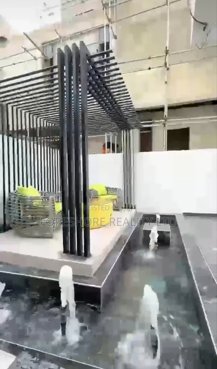 5bdrm Duplex in Osapa London for sale