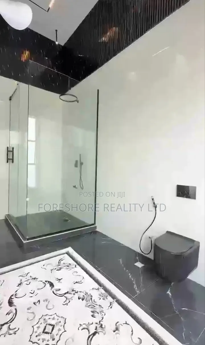 5bdrm Duplex in Osapa London for sale