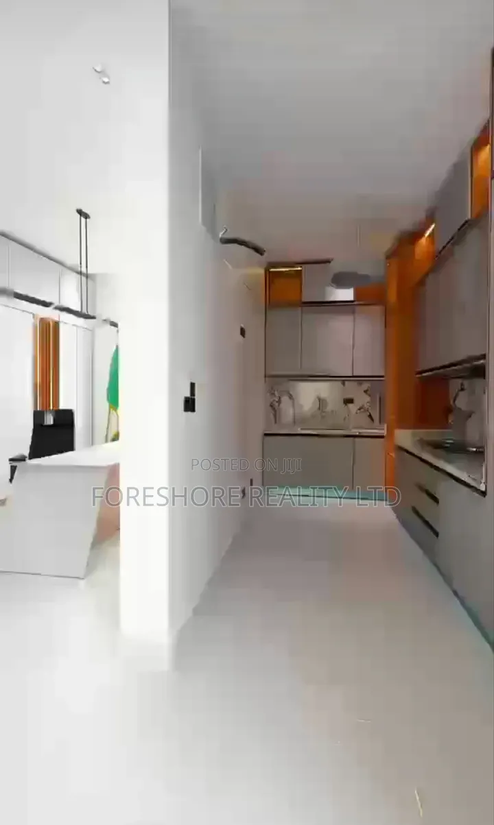 5bdrm Duplex in Osapa London for sale