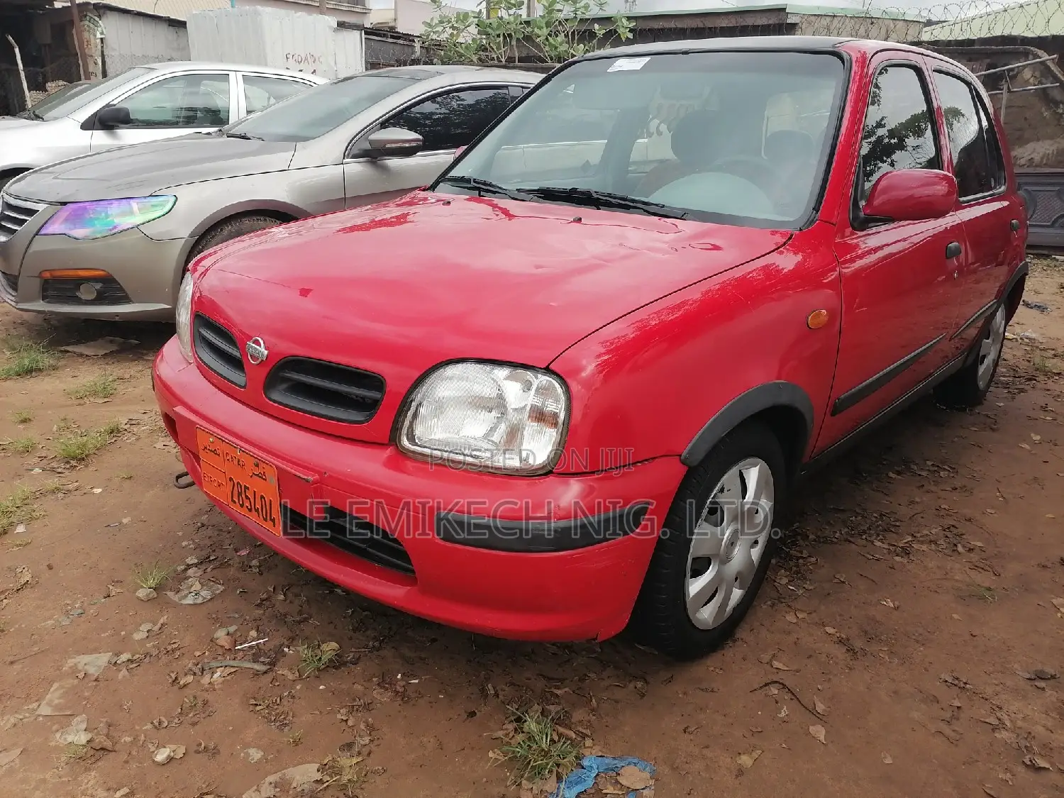 Nissan Micra 2000 Red