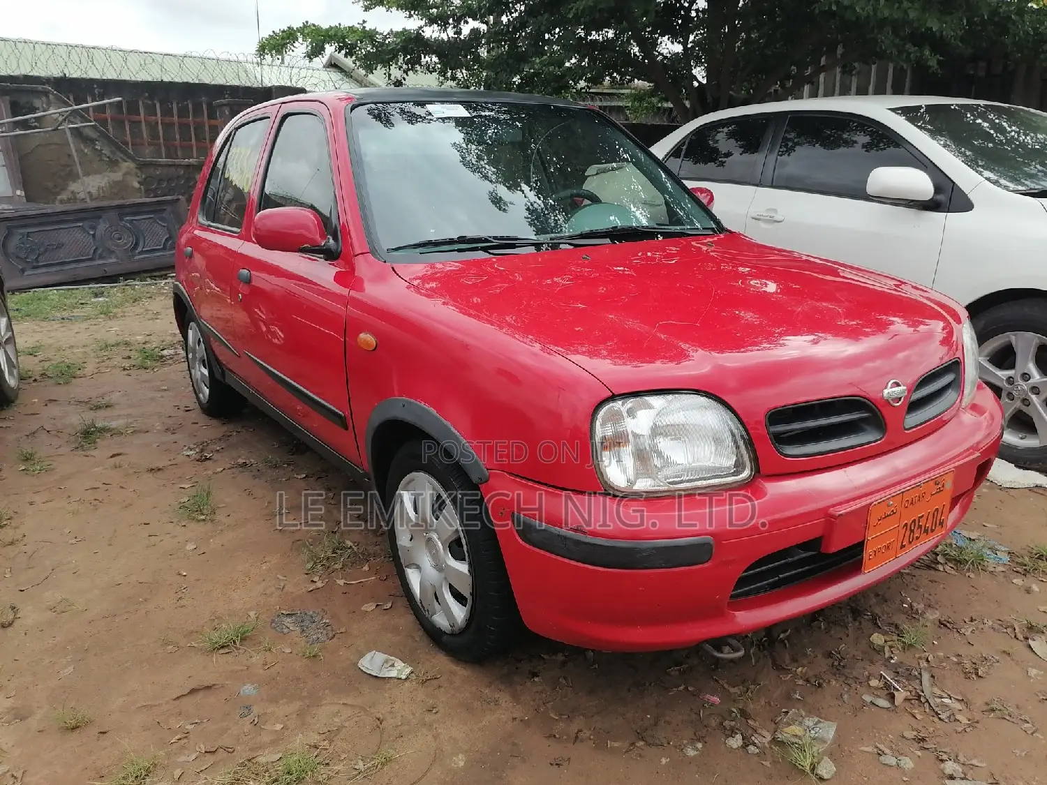 Nissan Micra 2000 Red
