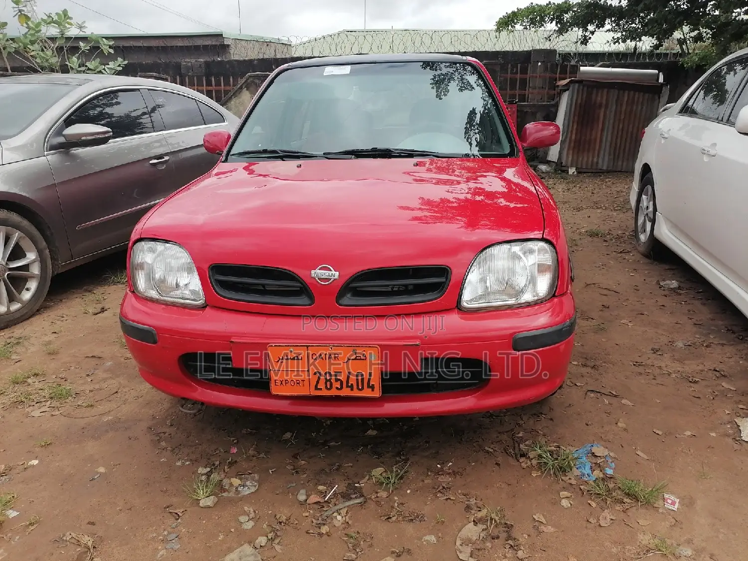 Nissan Micra 2000 Red